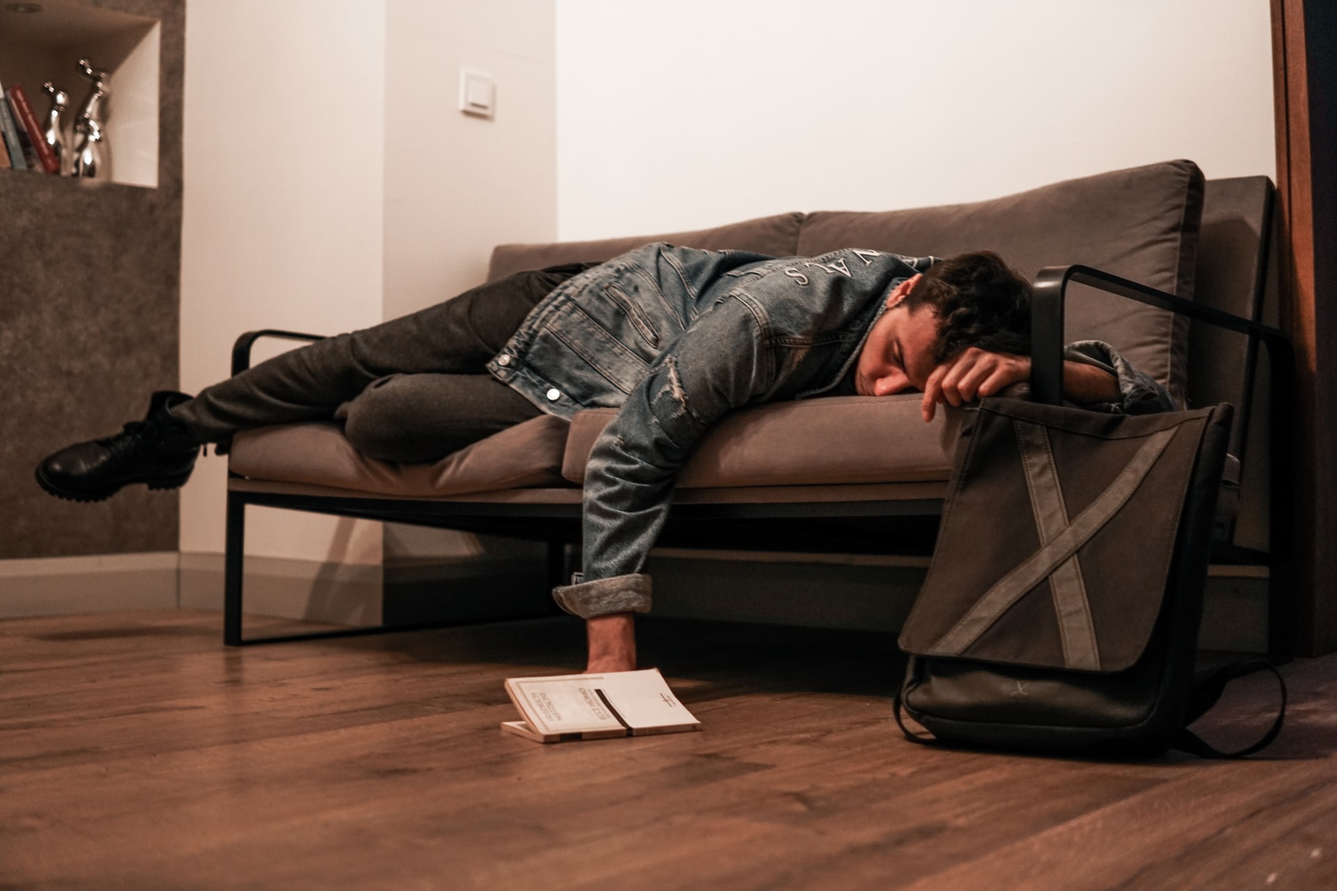 How Does Lack of Sleep Affect Your Grades in College FLAVOURMAG
