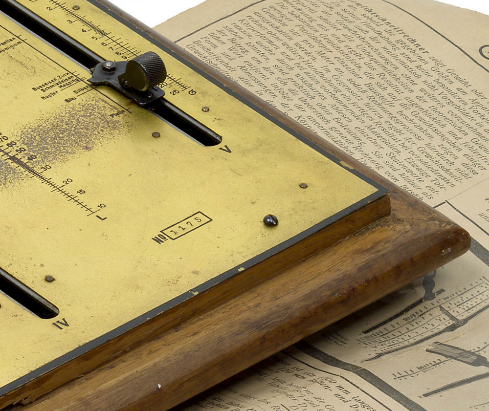 A rare German weight analogue Calculator Fleaglass