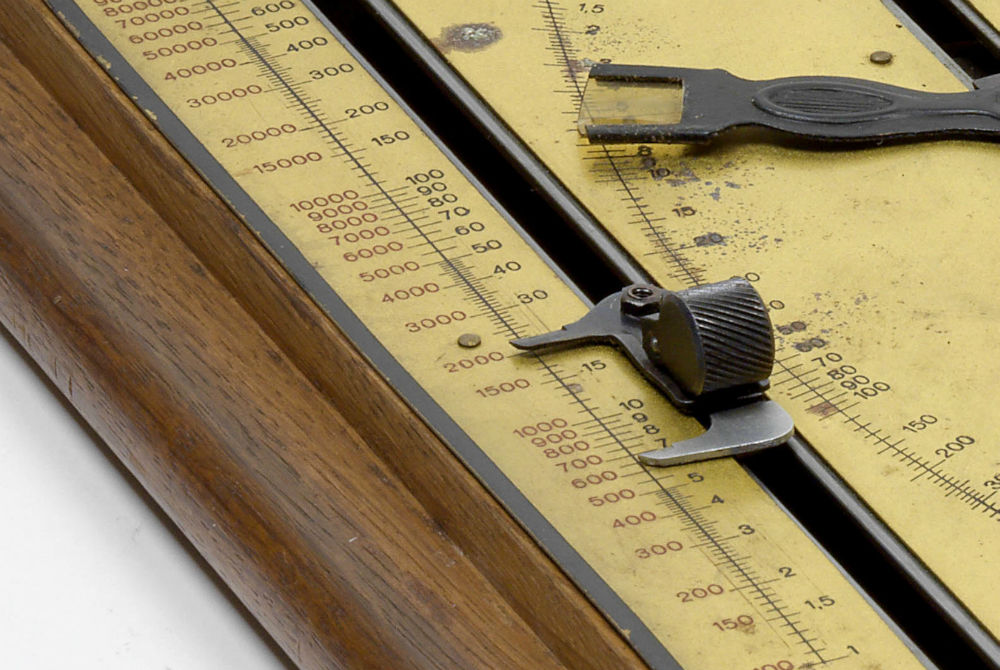 A rare German weight analogue Calculator Fleaglass