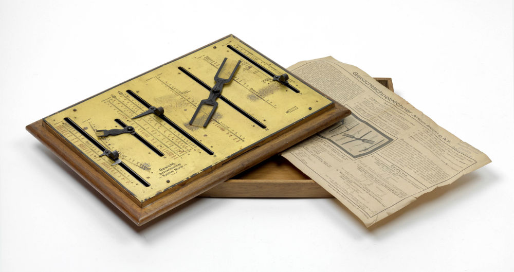 A rare German weight analogue Calculator Fleaglass