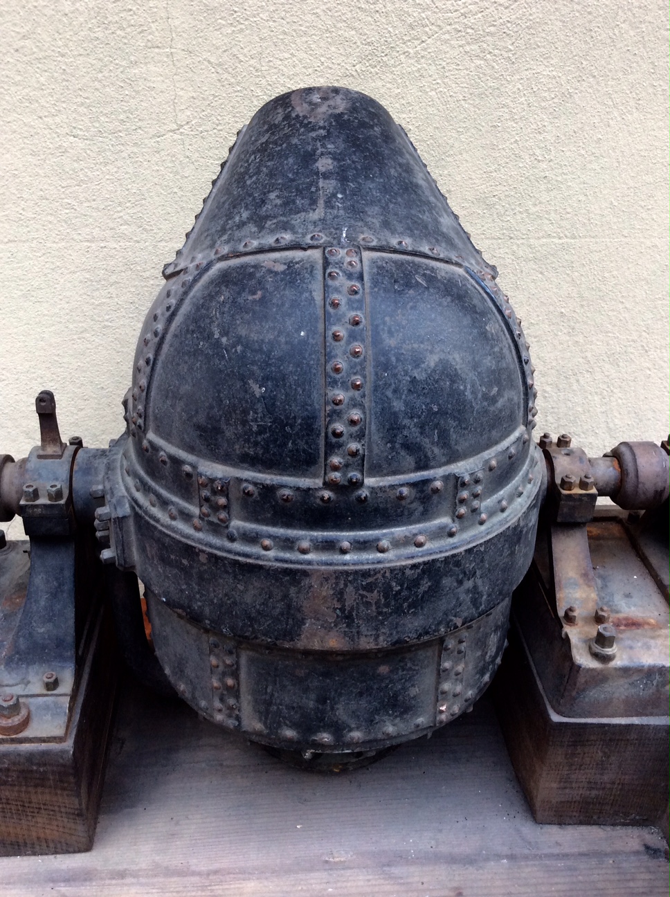 ITALIAN MODEL OF STEEL BESSEMER CONVERTER Fleaglass