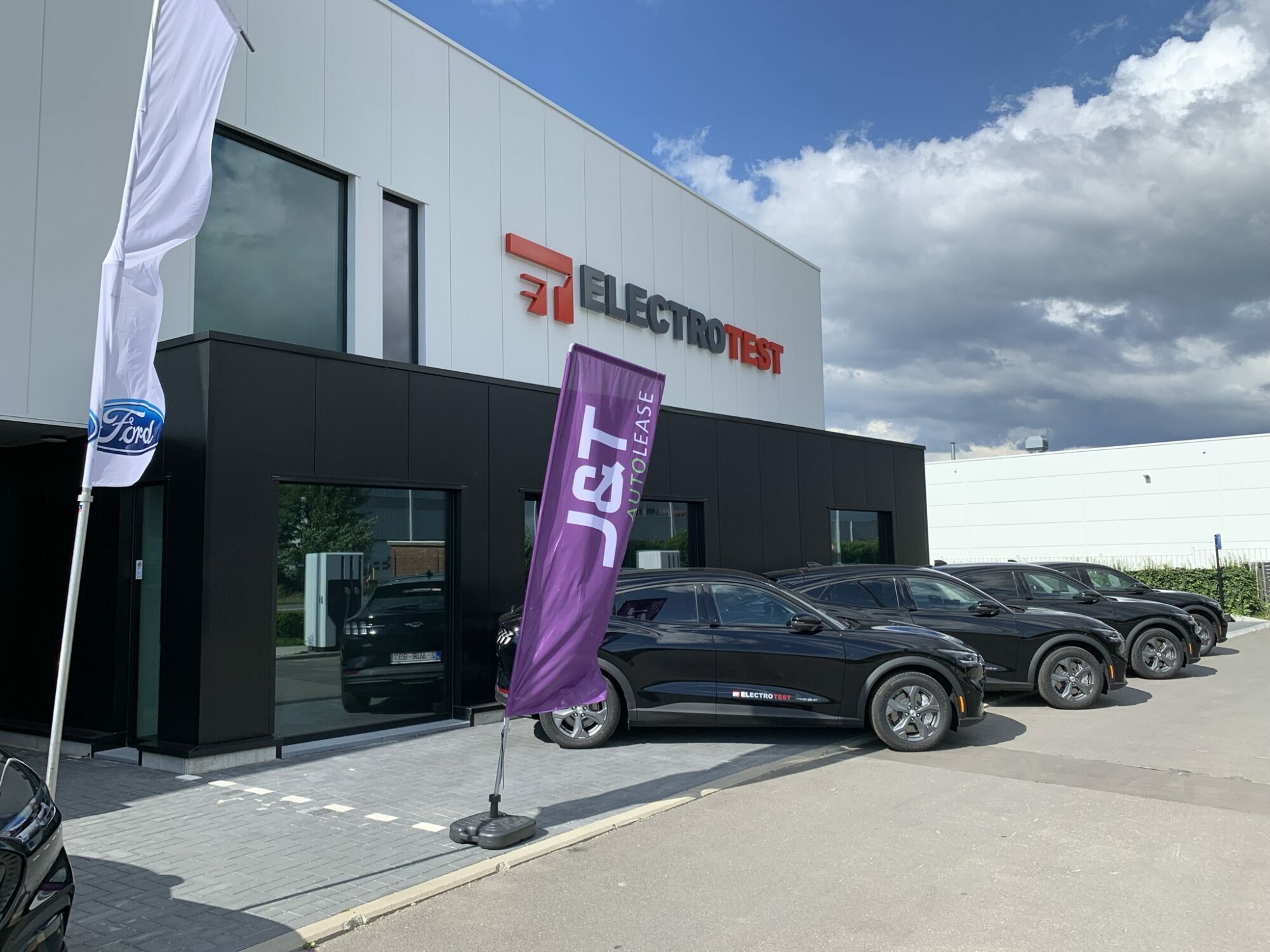 10 Ford Mustang MachE's voor ElectroTest FLEET.be 10 Ford Mustang MachE's voor ElectroTest FLEET.be