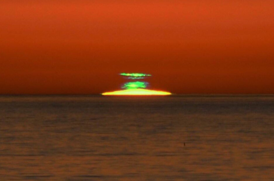 Green flash appears on the horizon Fleet Science Center