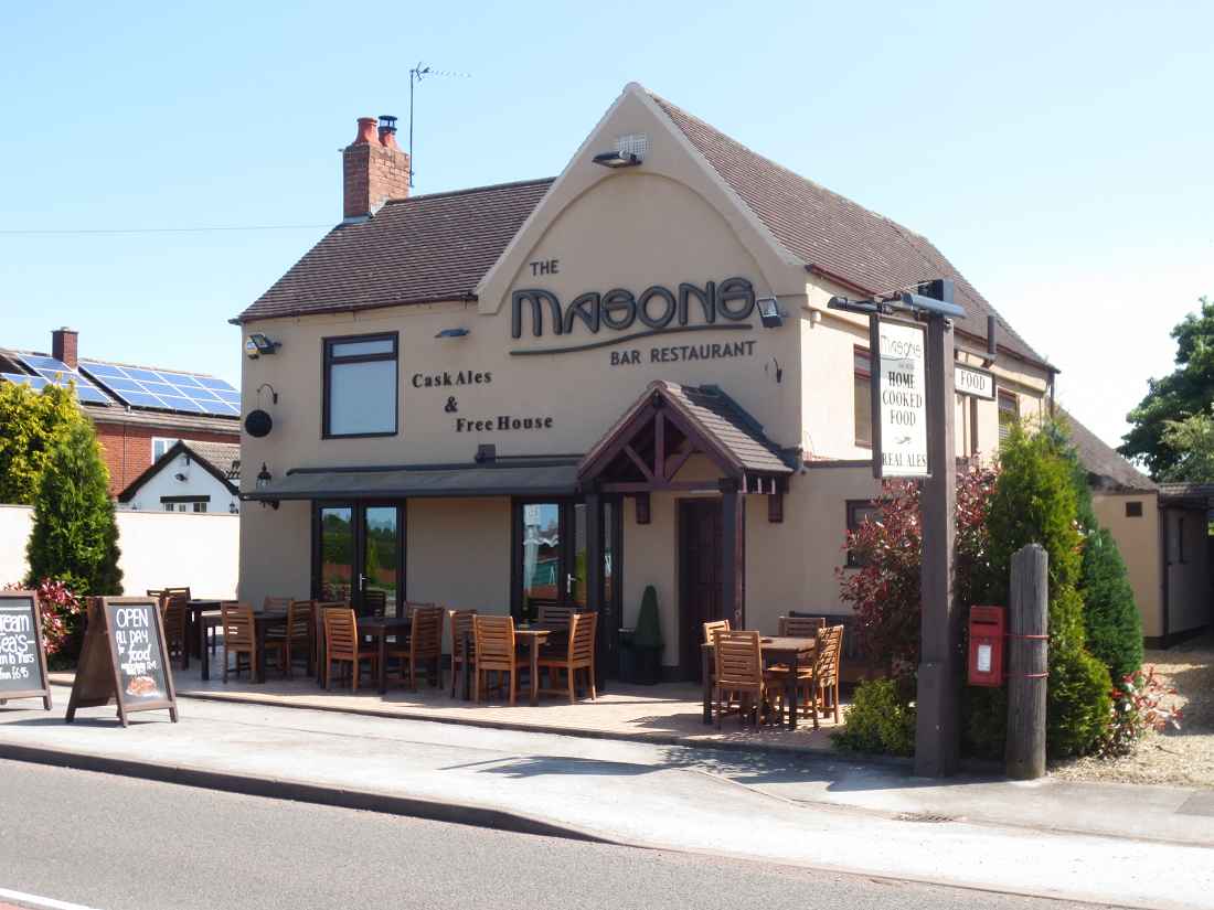 Pub for sale in Great Wyrley Mason's Bar & Restaurant, M112322