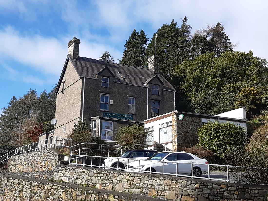 Pub / development opportunity for sale in Pwllheli Glyn Garth Country