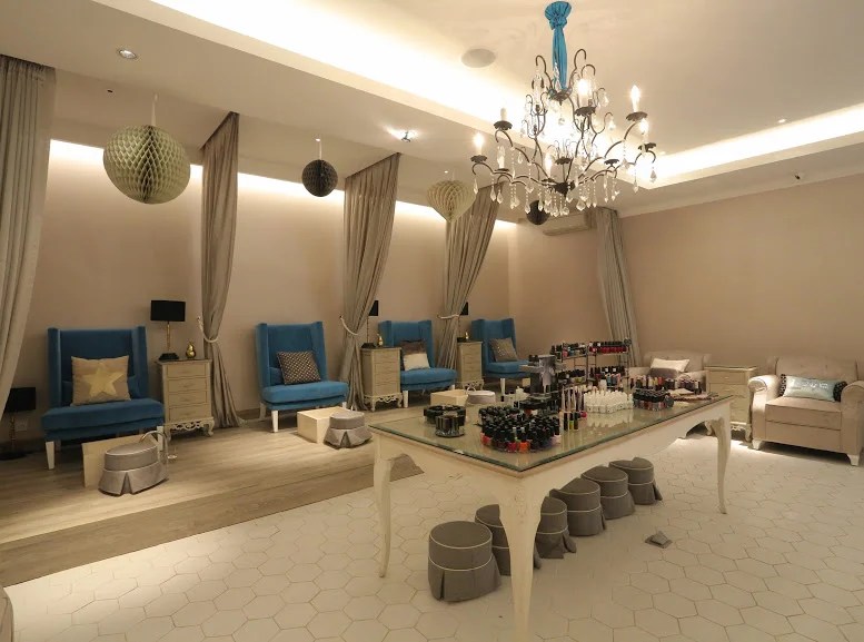 Top 6 Salons to Get Nail Treatment. Flokq Coliving Jakarta Blog