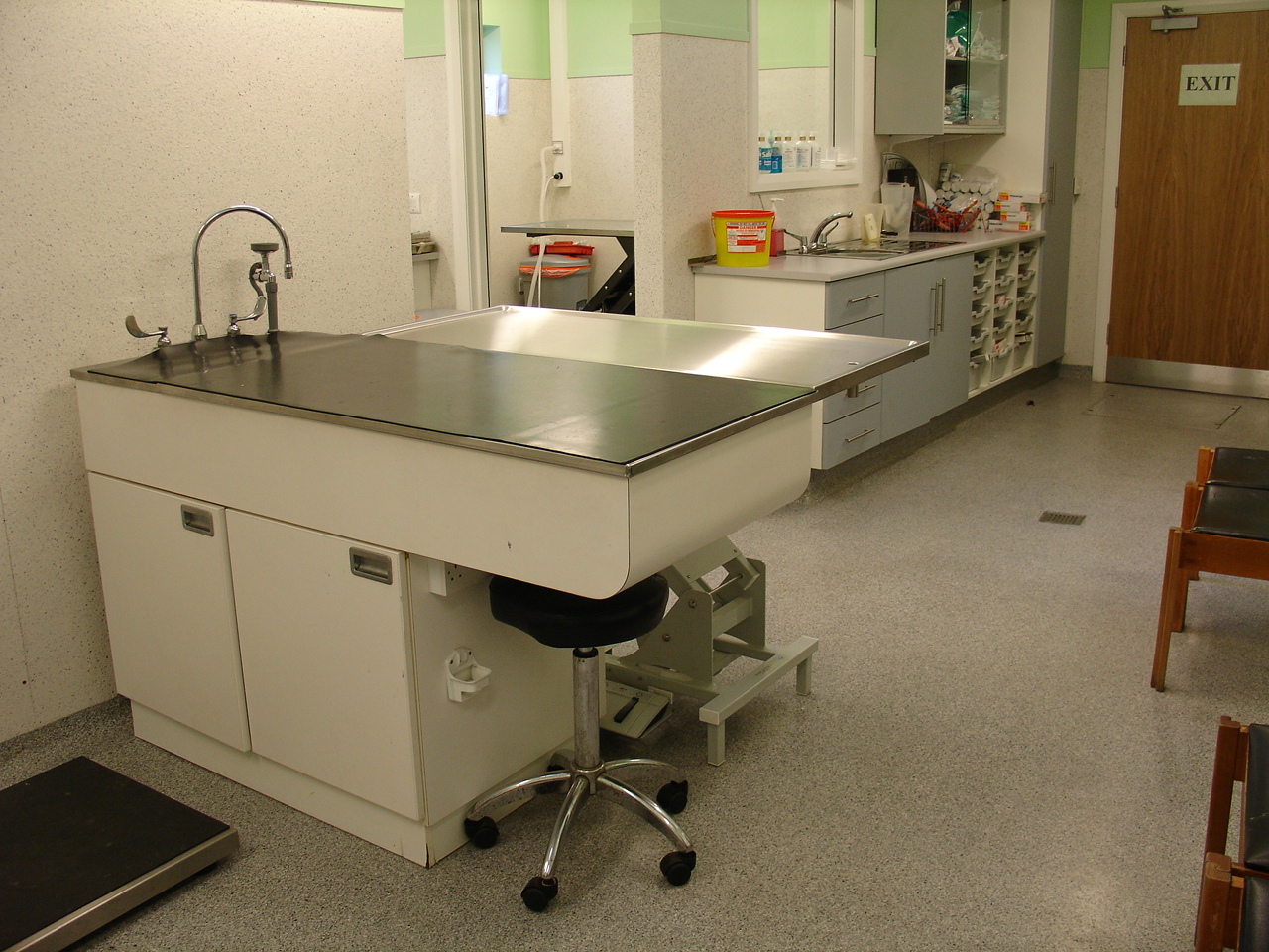 Which flooring is right for your veterinary surgery? FloorTech® UK