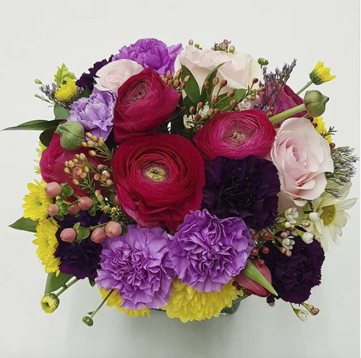 5 Best Flower Delivery Open On Monday To Sunday In Toronto (GTA