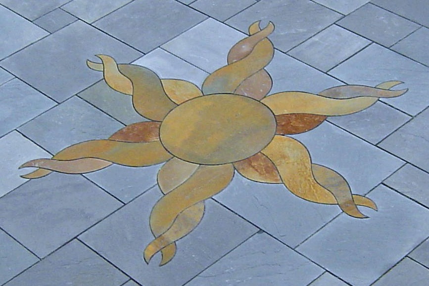 a Bluestone patio with "sun" design in Swampscott, MA.