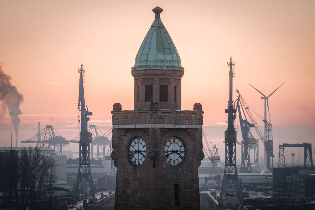 Landungsbrücken (Fuji X-T5 mit Voigtländer Apo Skopar 90mm F2.8)