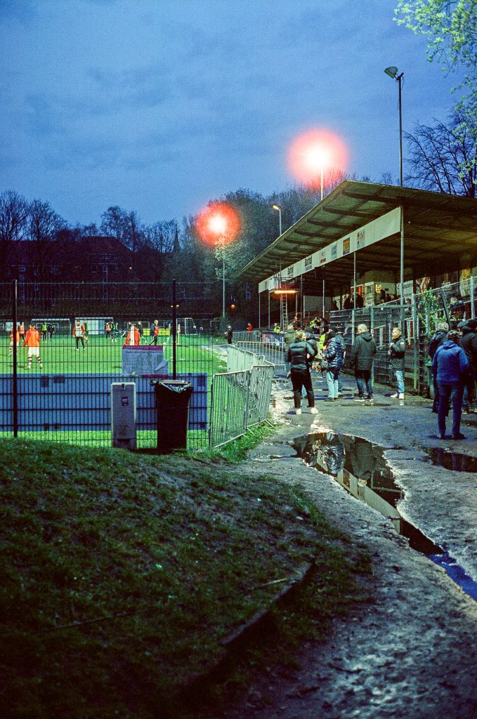 Contax G1 mit Zeiss Biogon 28mm F2.8 auf Cinestill 800T