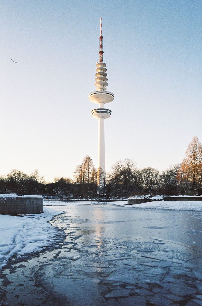 Contax G1 mit Zeiss Biogon 28mm F2.8 auf Kodak Gold 200