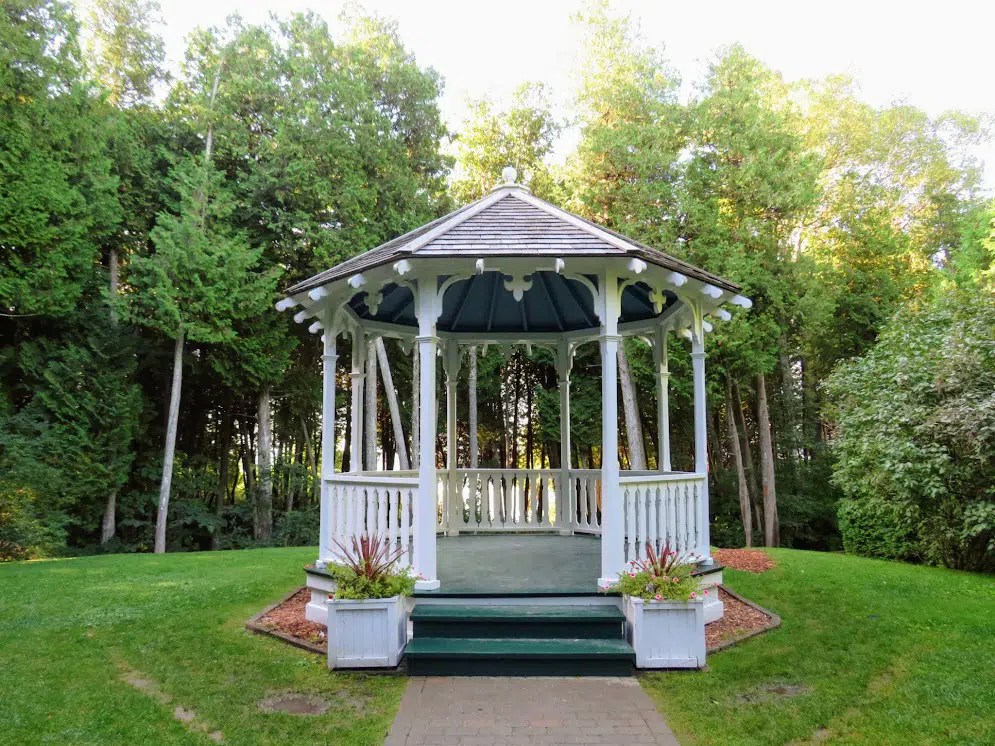 Mackinac Island Gardens Flower Chick's Insider Tour