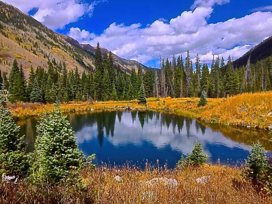 Cumulus at Mirror Pond, near Hunter Peak and Conundrum hot springs