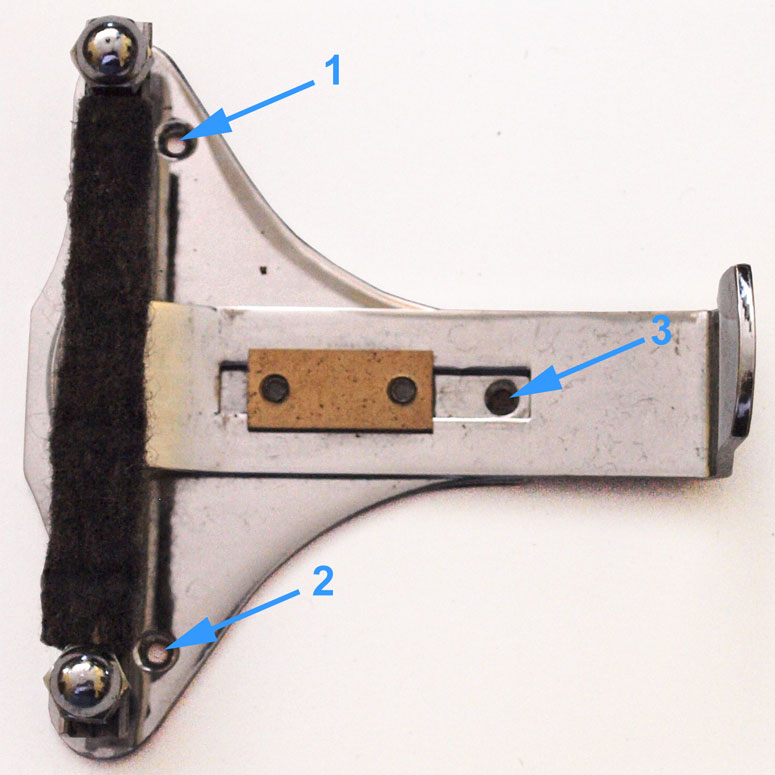 Gibson EB bass string mute shown insitu