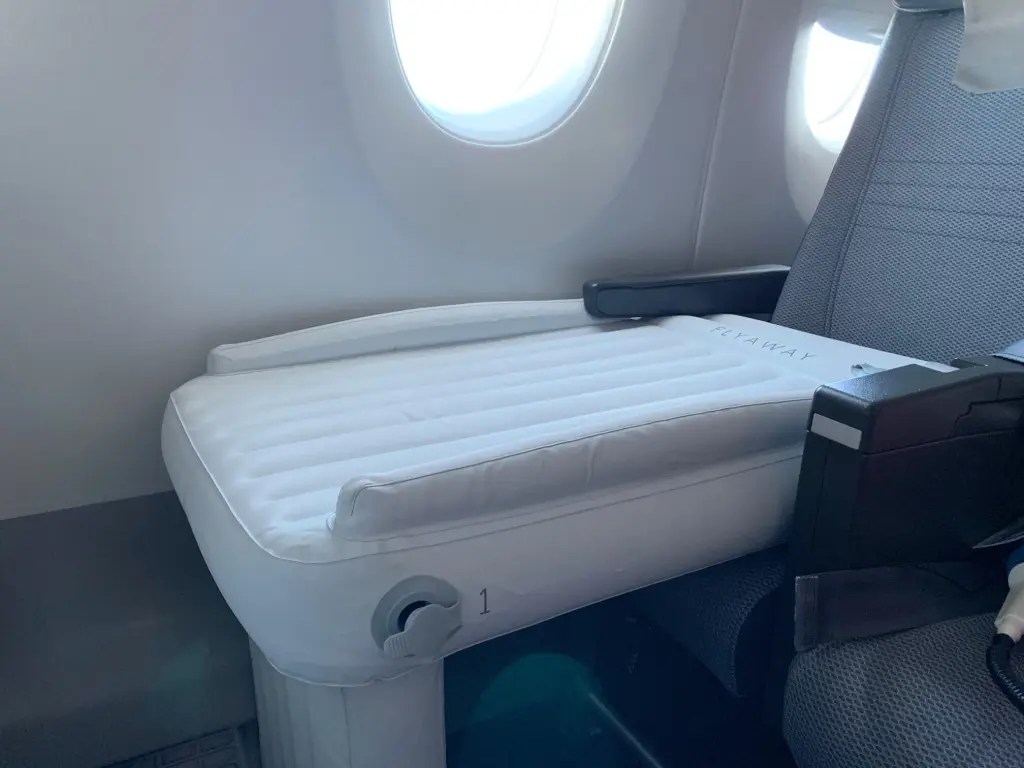 Airplane Beds for Toddlers 2024 • Travel sleep devices allowed by some