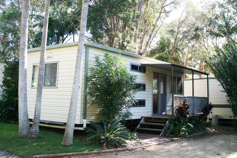 Gallery Flynns Beach Caravan Park