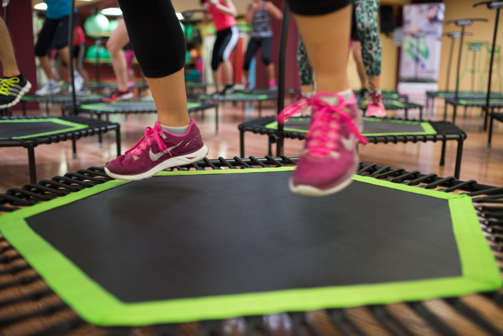 “Jumping fitness" descubre en qué consiste el entrenamiento de moda