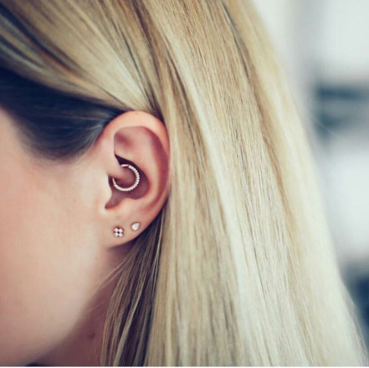 Conoce el piercing que promete acabar con los dolores de cabeza