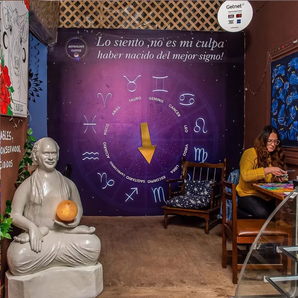 Esta es la primera cafetería astrológica del país la carta es astral y(02)