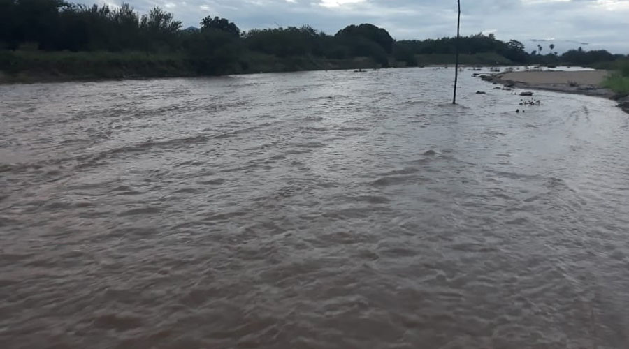 Rio Farinha amanhece em cheia