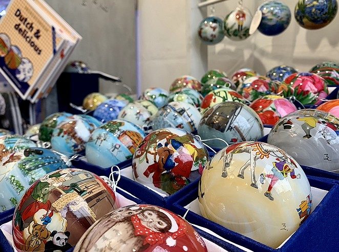 christmas-fair-shopping