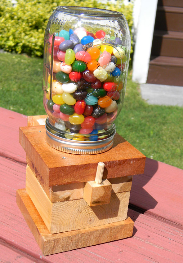 How To Make Your Own Candy Dispenser with a Canning Jar Foodiggity