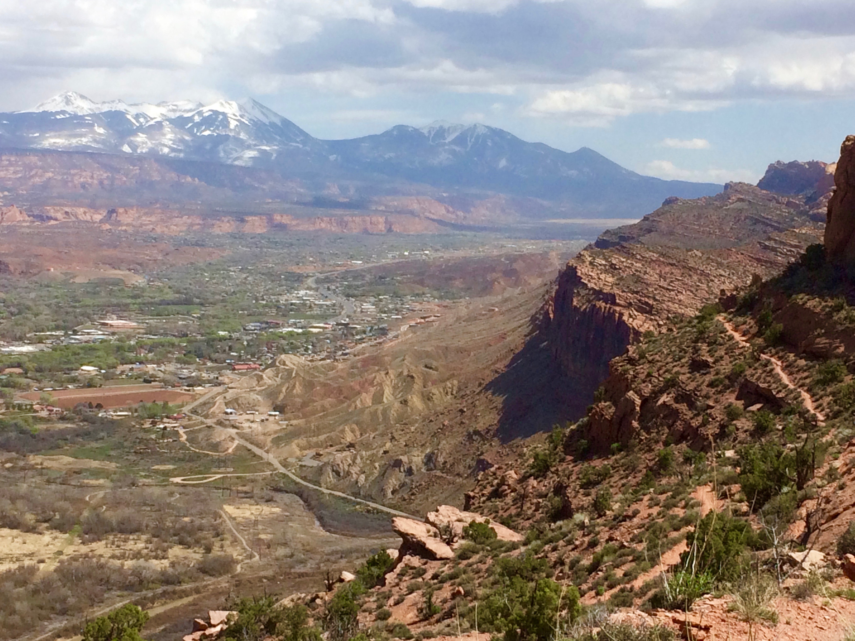 Moab, Utah Fools Rush Out