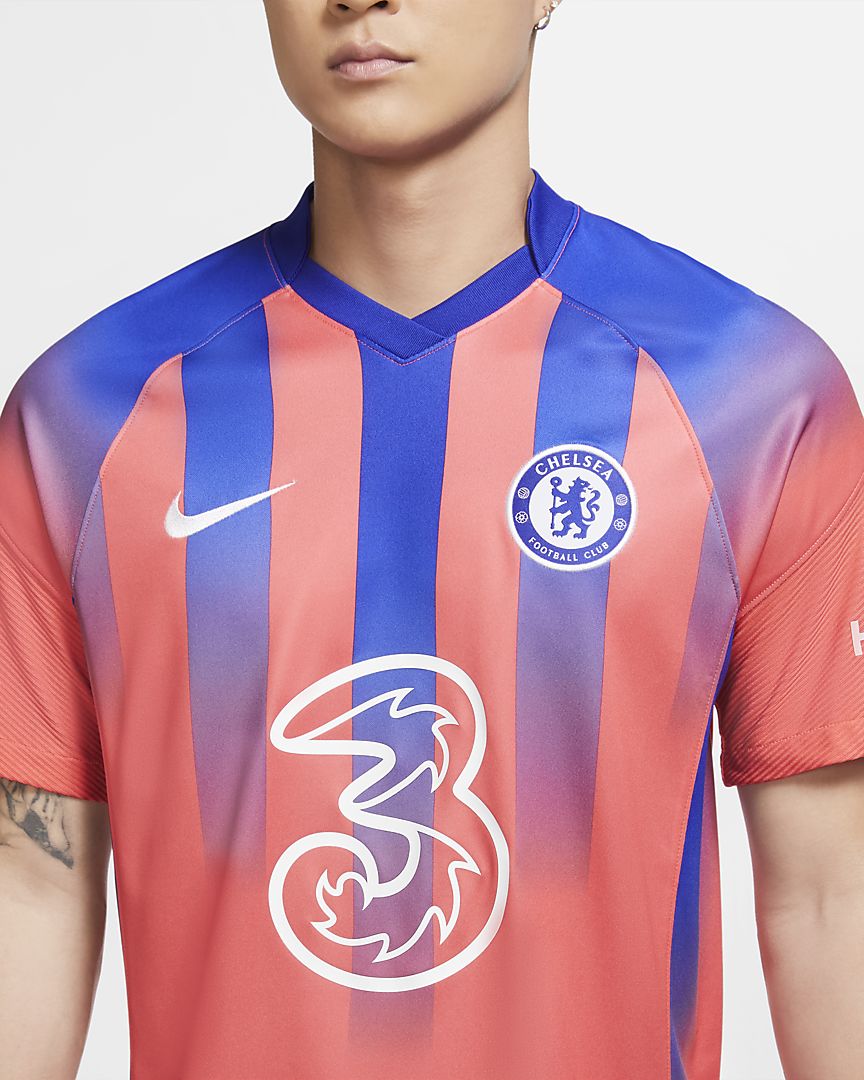 Chelsea présente ses maillots Nike pour 20202021 footpack