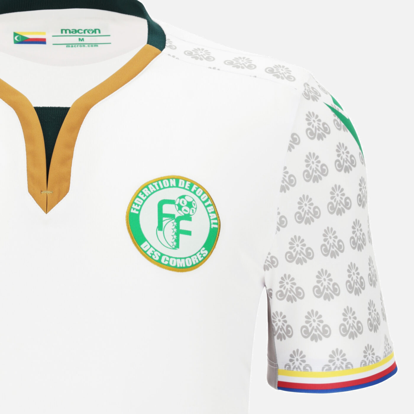 Macron présente les maillots des Comores pour la CAN 2021