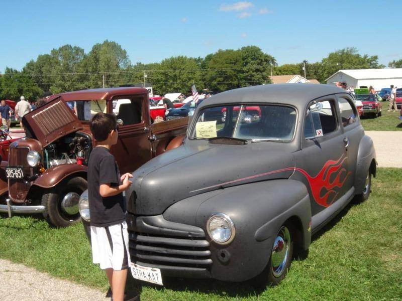 Mopar Pictures from Elkhorn, Wi Swap Meet/Car Show For B Bodies Only