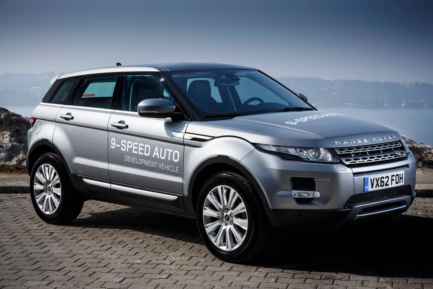 2014 Range Rover Evoque gets new features and 9speed automatic