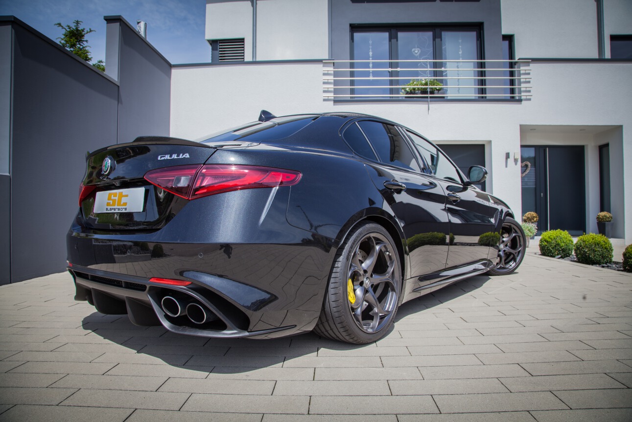Alfa Romeo Giulia Quadrifoglio dropped on KW lowering springs