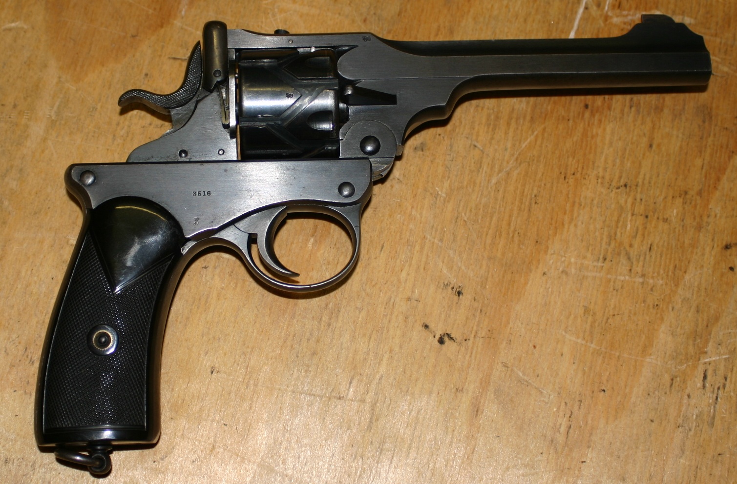 leyFosbery automatic revolver