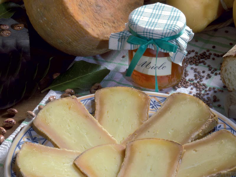 Pecorino di Farindola (Abruzzo) PAT a pasta semidura o dura