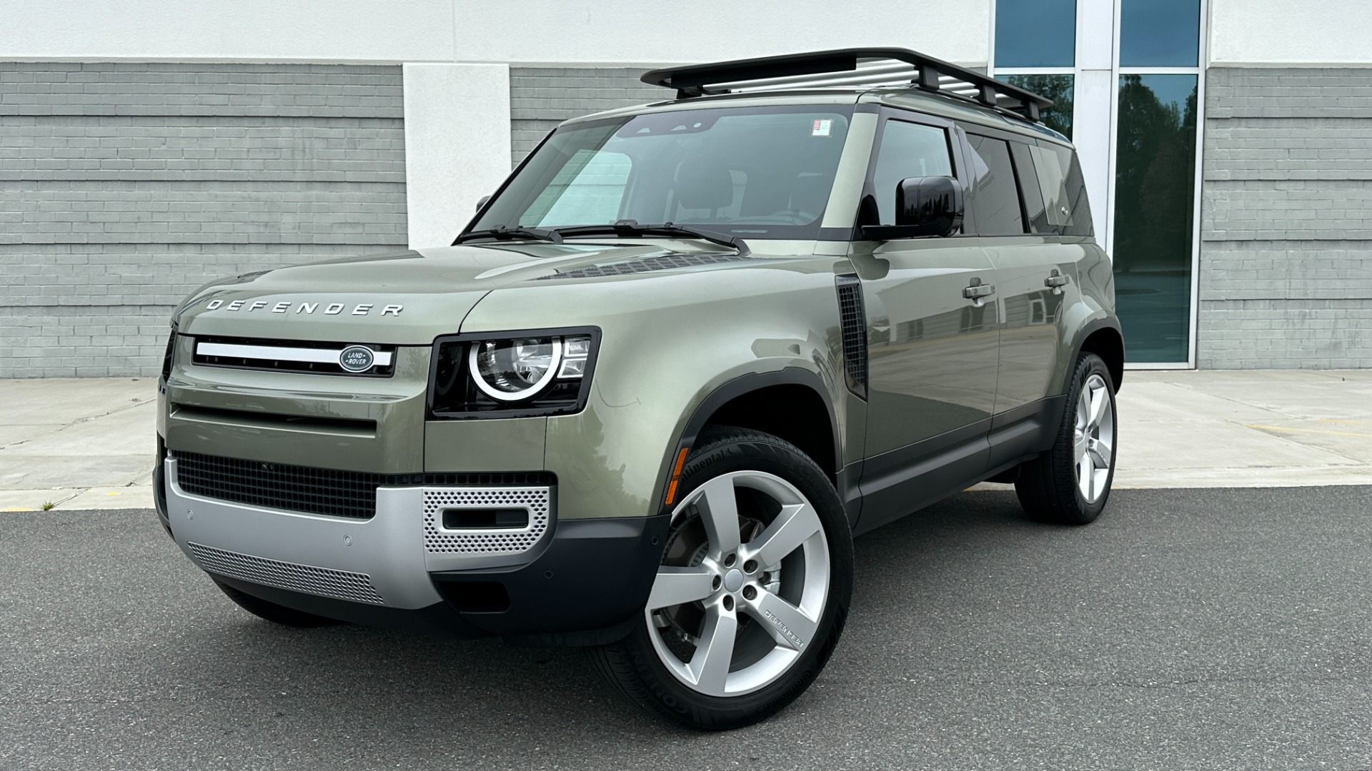 Top 98+ images land rover defender standard In.thptnganamst.edu.vn