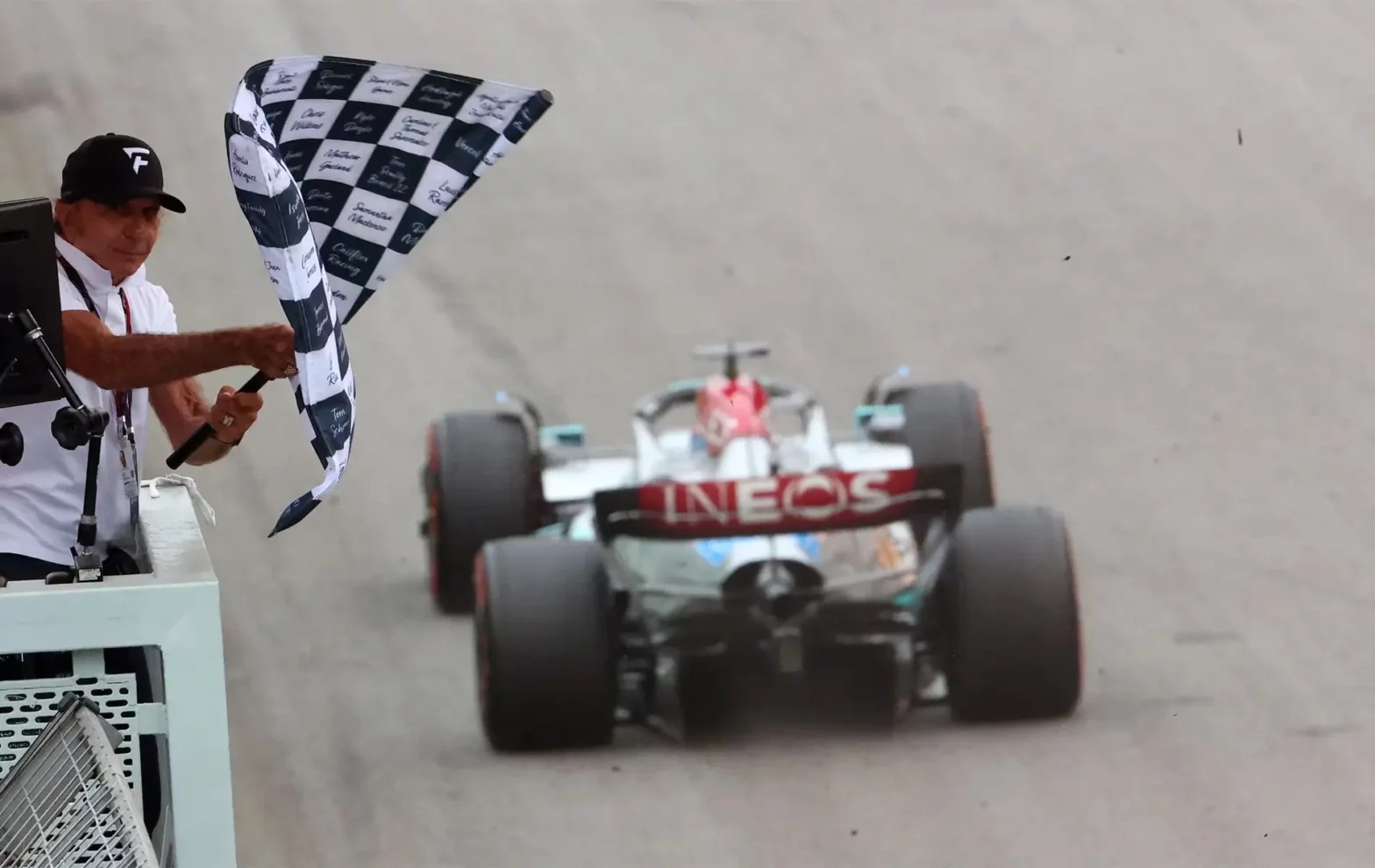 F1 Flags An Ultimate Guide To The Most Important F1 Flags Formula 1