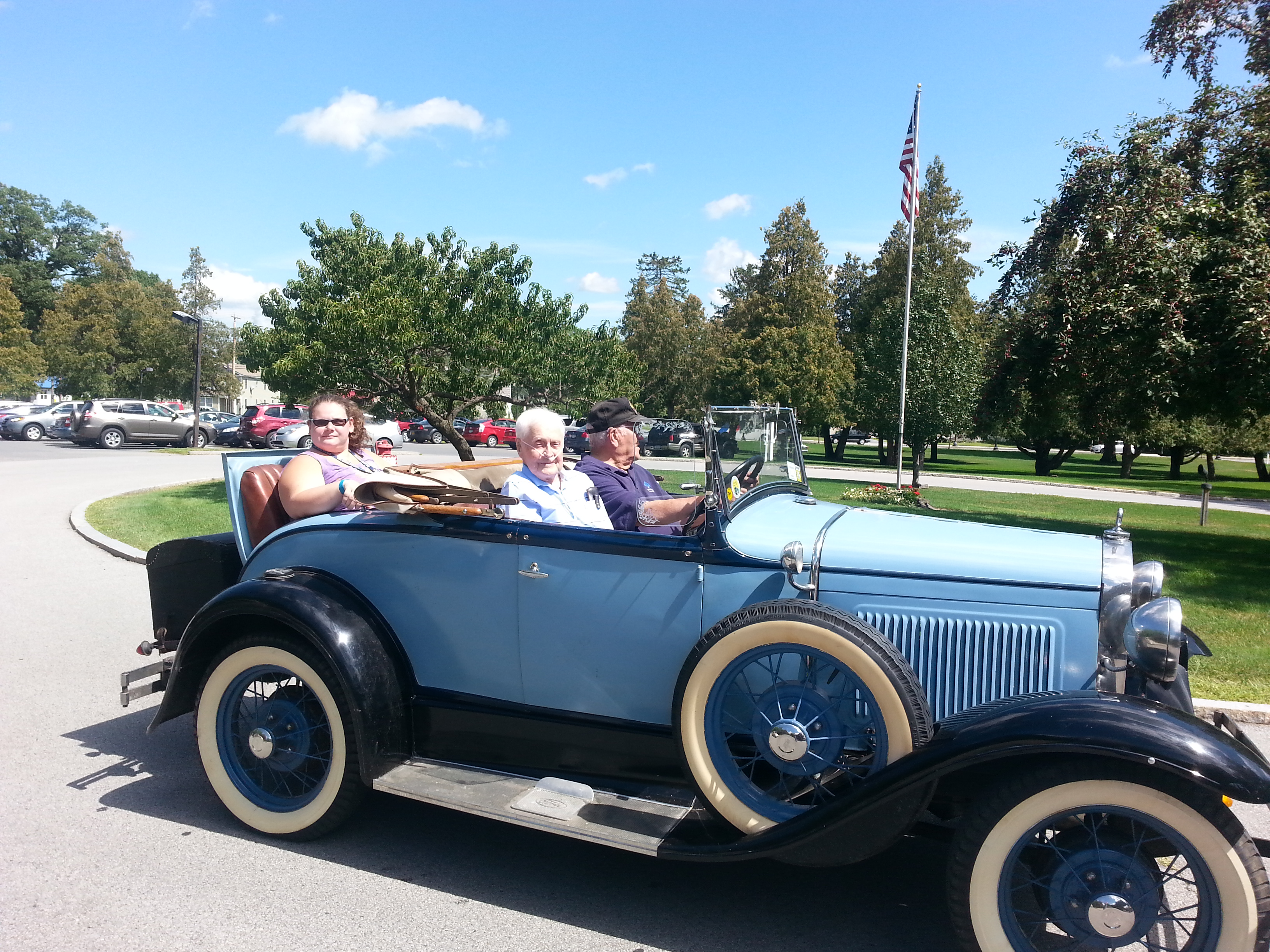 Cooper's Cave Car Enthusiast Club Visits Fort Hudson For a SPIN Around