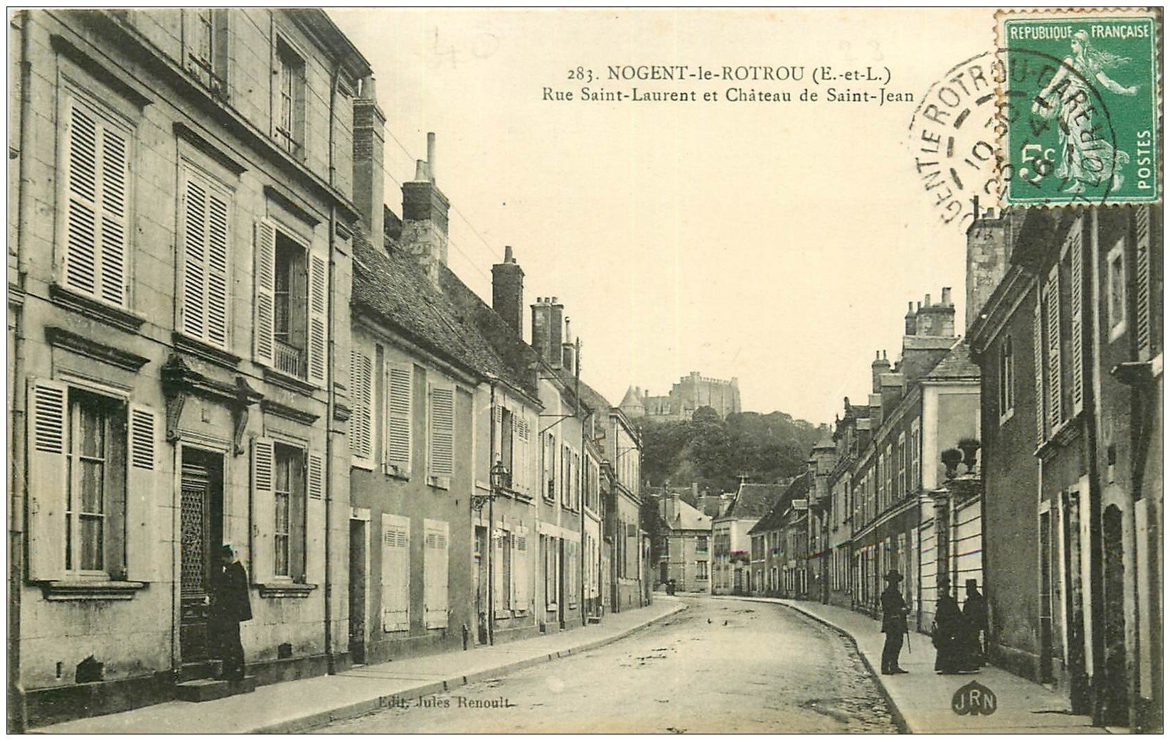 28 NOGENTLEROTROU. La Tournée du Facteur Rue SaintLaurent 1916
