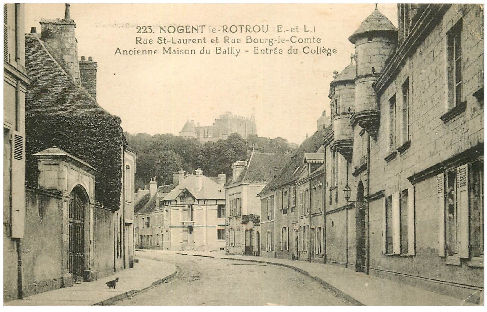 28 NOGENTLEROTROU. Rue SaintLaurent et Collège