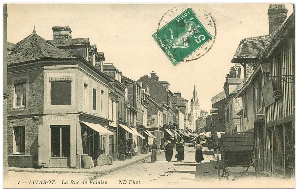 14 LIVAROT. Rue de Falaise 1914