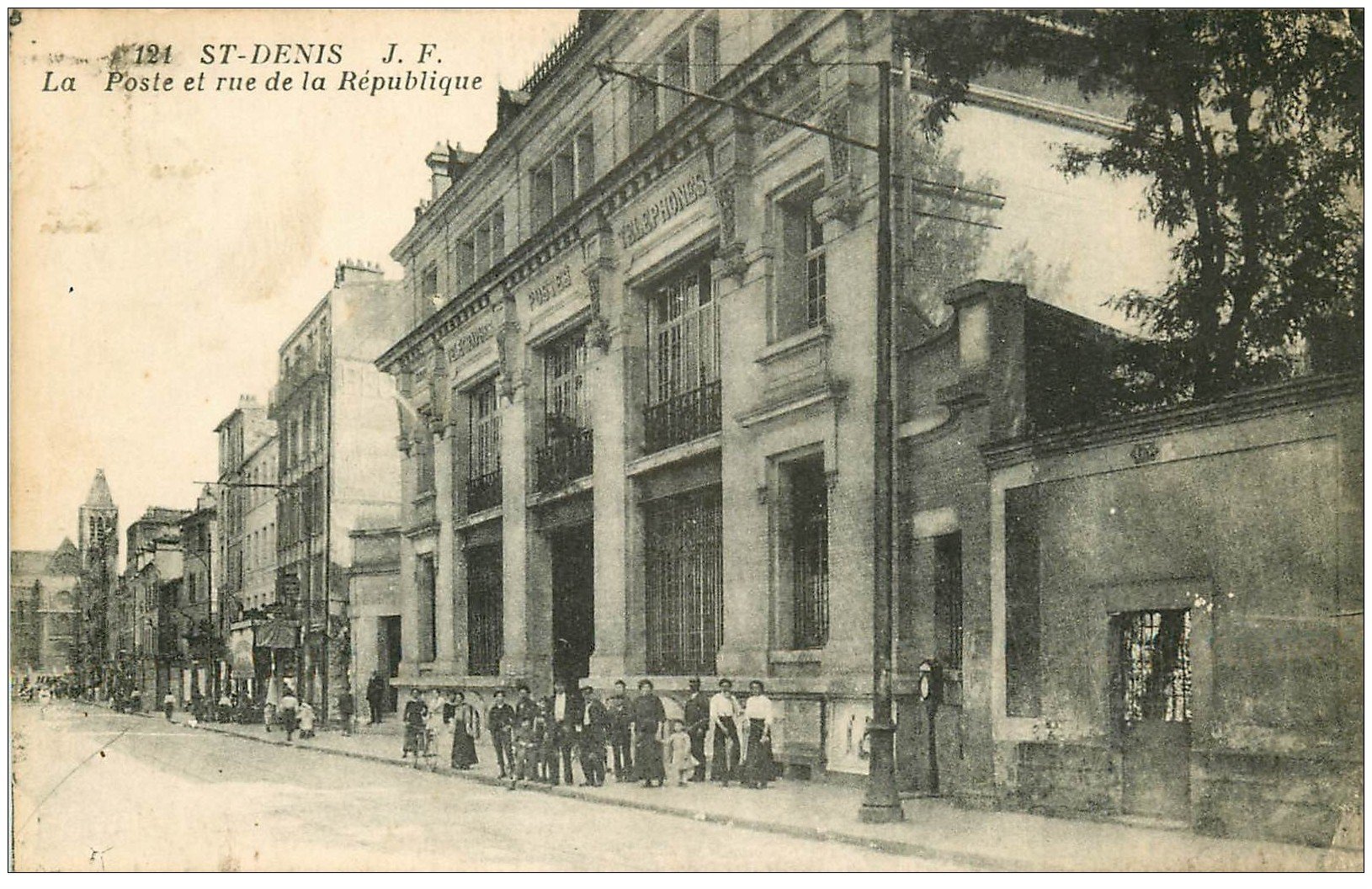 93 SAINT DENIS. Rue de la République la Poste 1937