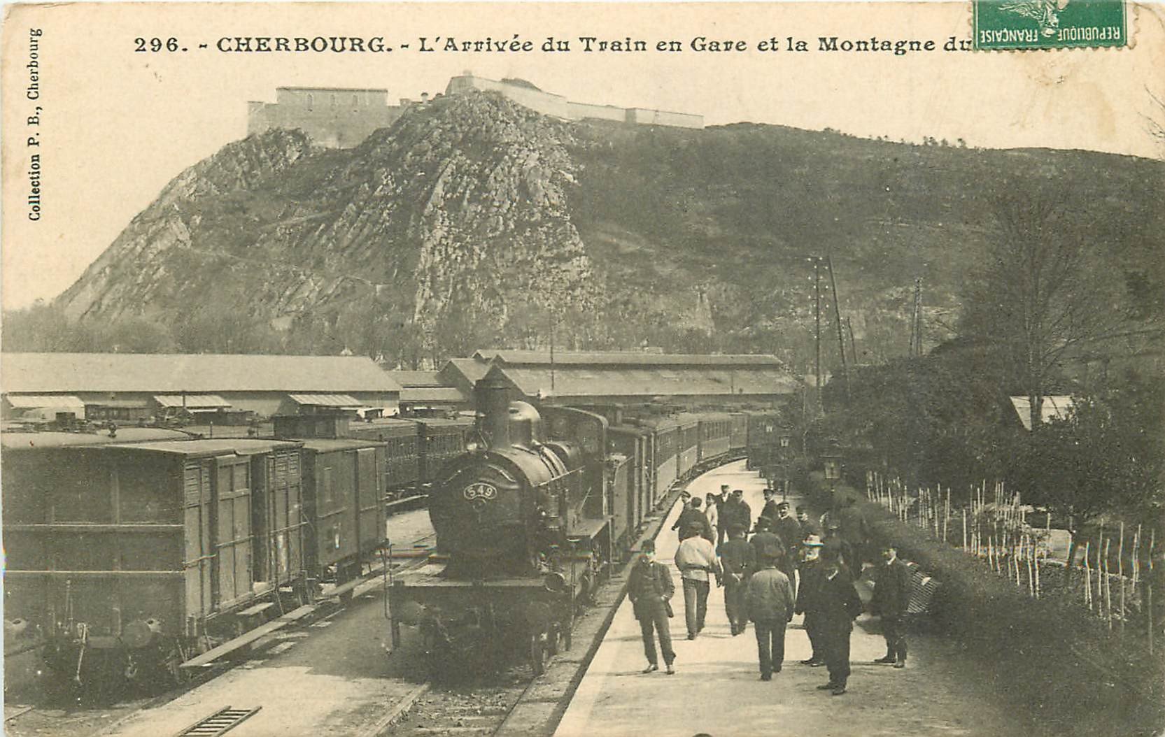50 CHERBOURG. Arrivée du Train et sa à vapeur en Gare 1909