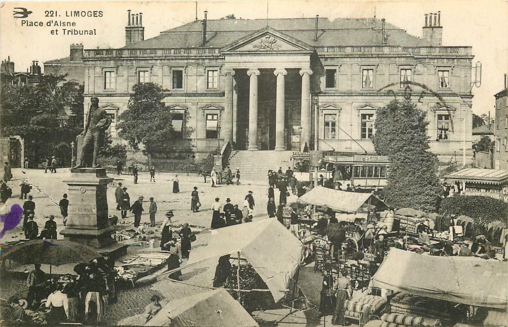 87 LIMOGES. Le Tribunal et le Marché Place d'Aisne 1915