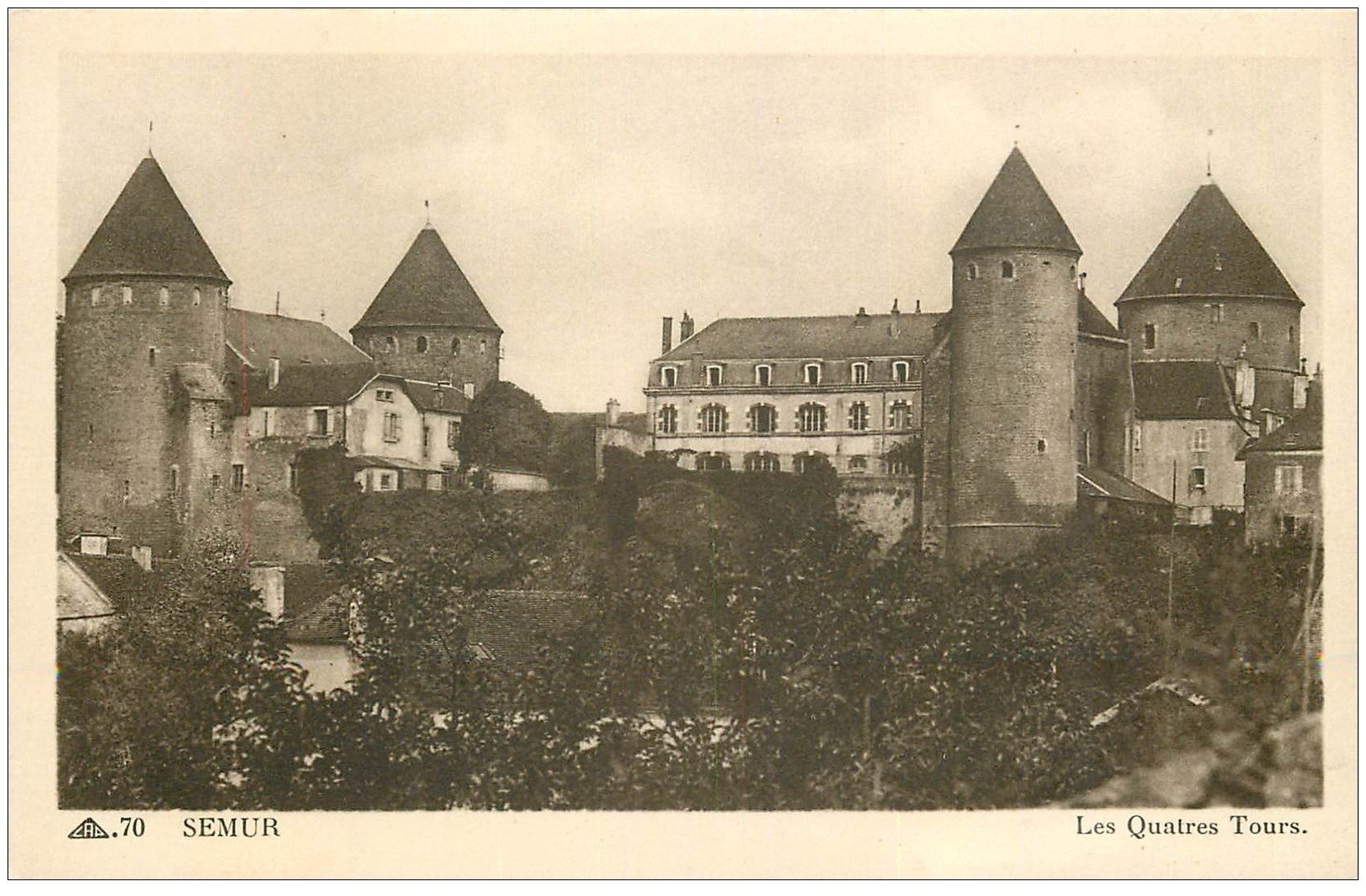 21 SEMUR. Les Quatre Tours