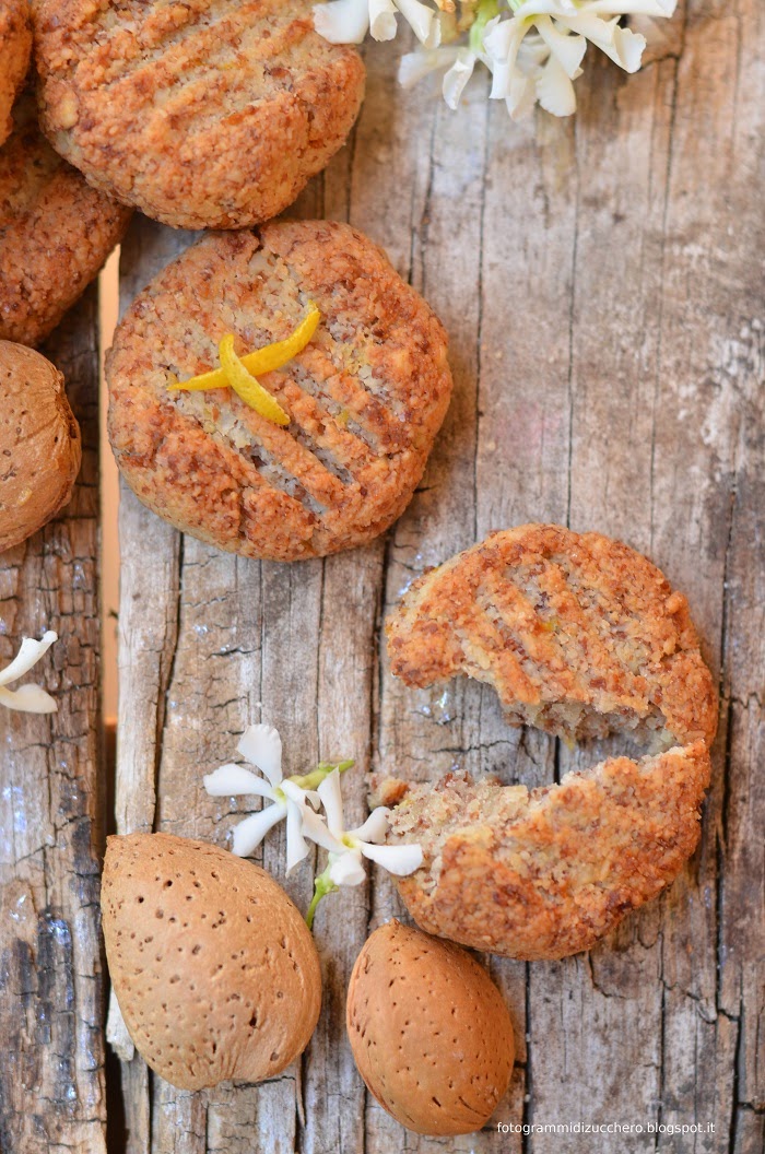 Biscotti alle mandorle al profumo di limone ( senza zucchero, senza