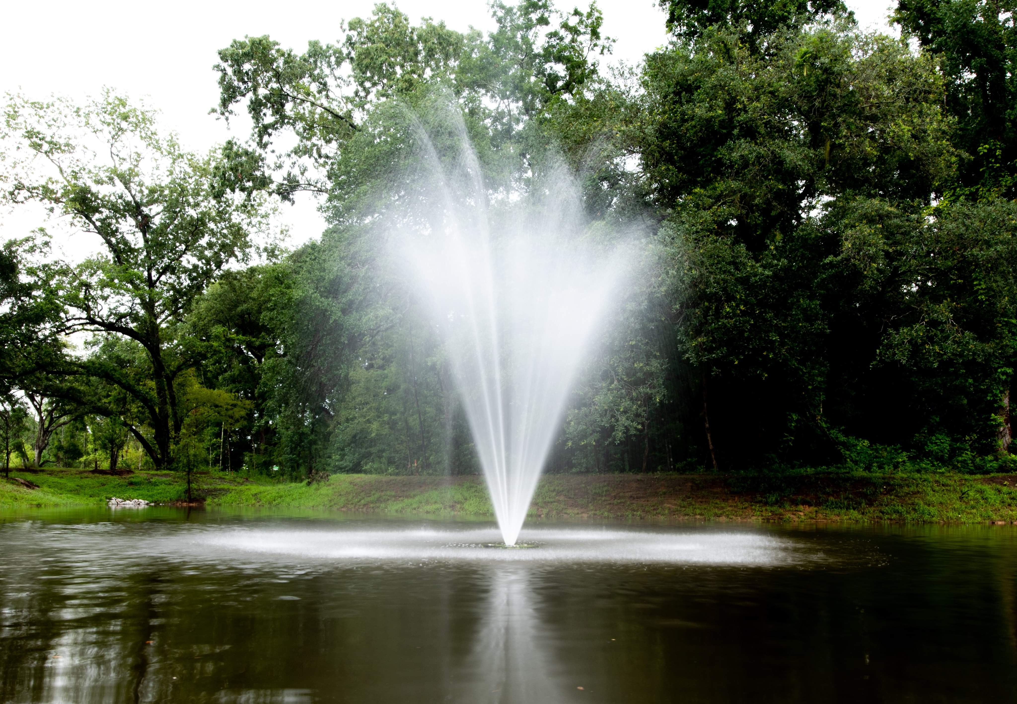 The Classic Pond Fountain Fountains and Aerators