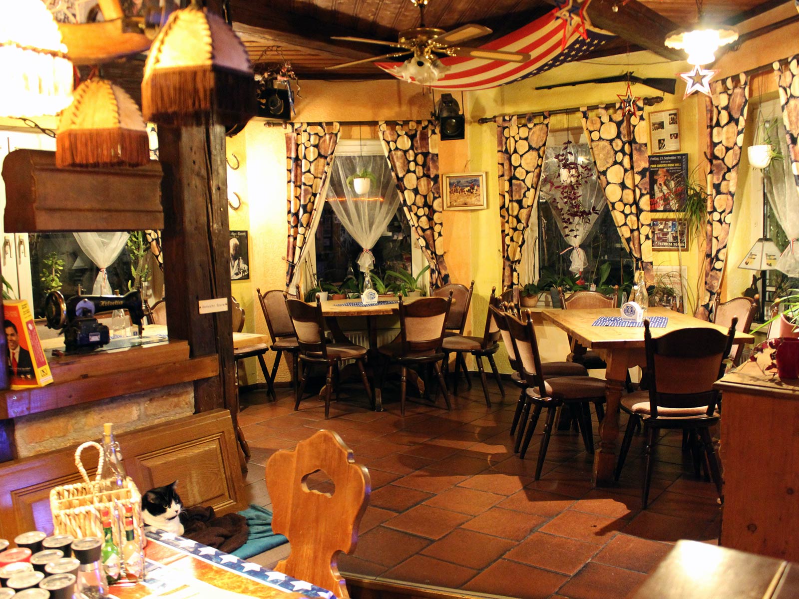 FOUR CORNERS RESTAURANT FOUR CORNERS