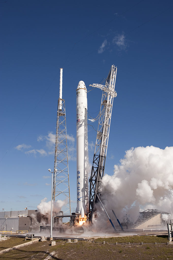 Video Space X Dragon Spaceship grounded as Falcon 9 rocket fails