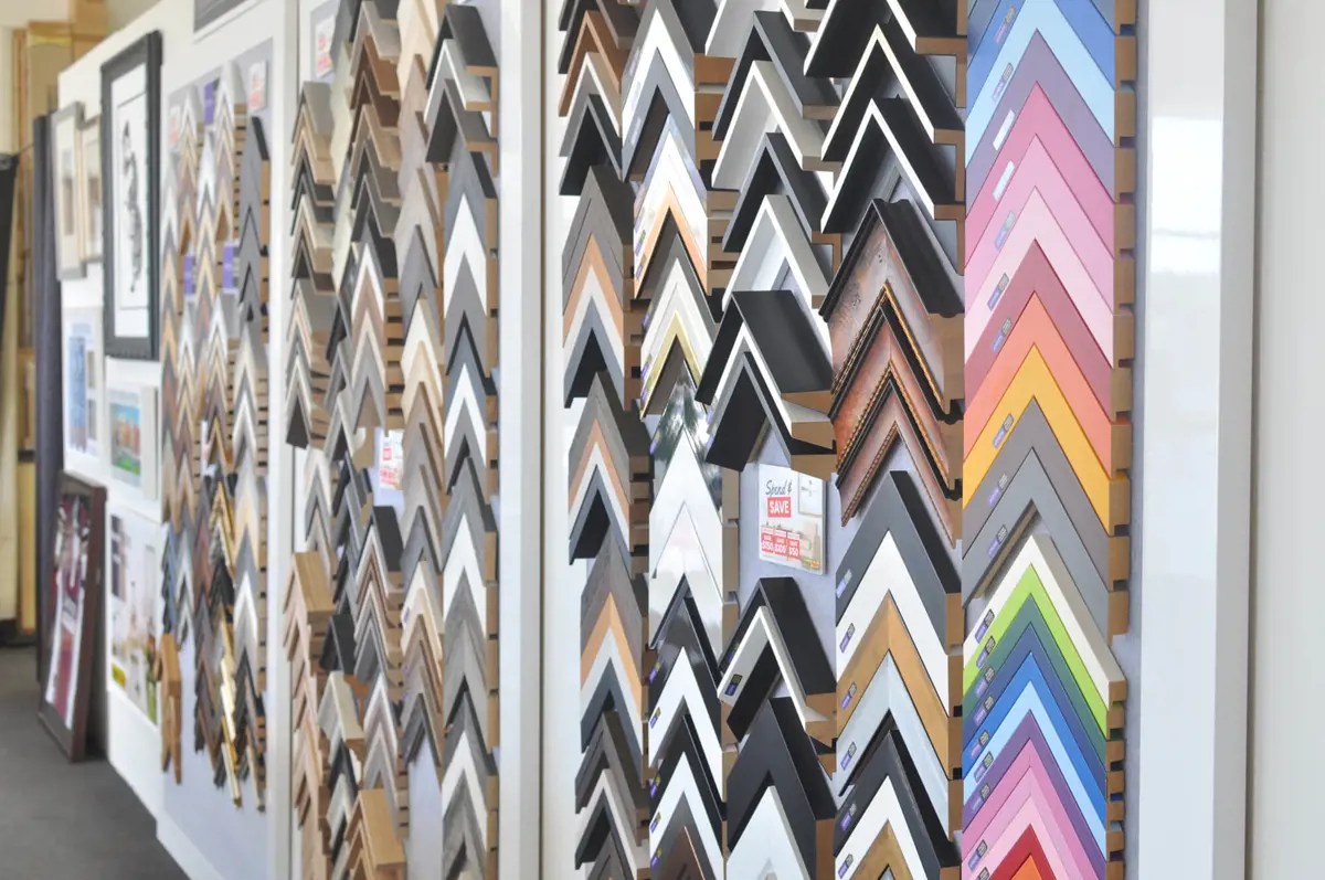 How to Choose the Right Picture Frame Colour Frame Today